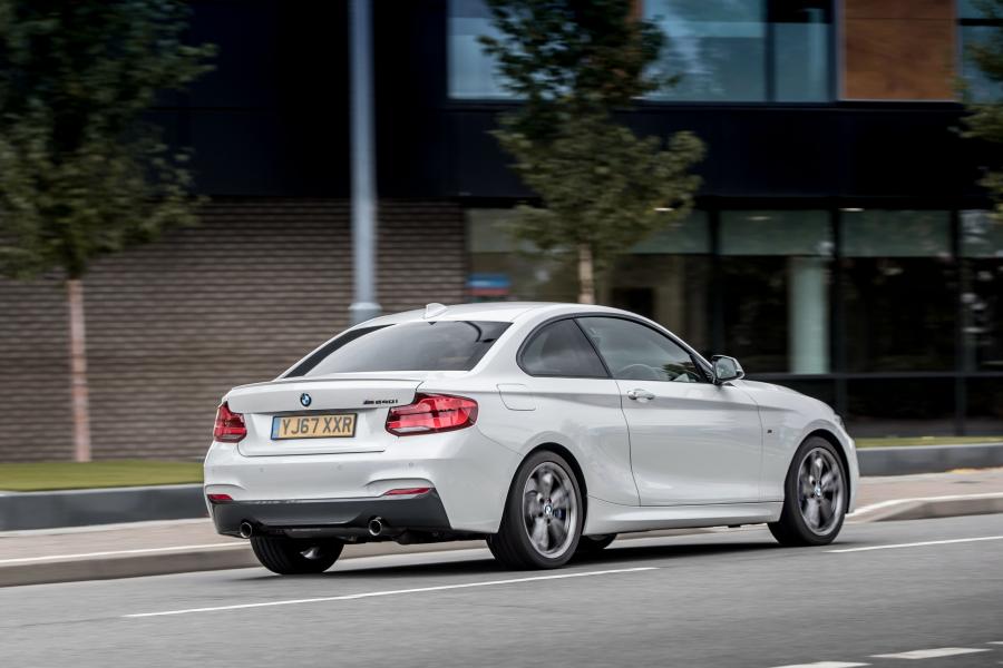  BMW M240i Coupe (F22) 2017 года  (UK) (фото 9 из 19)